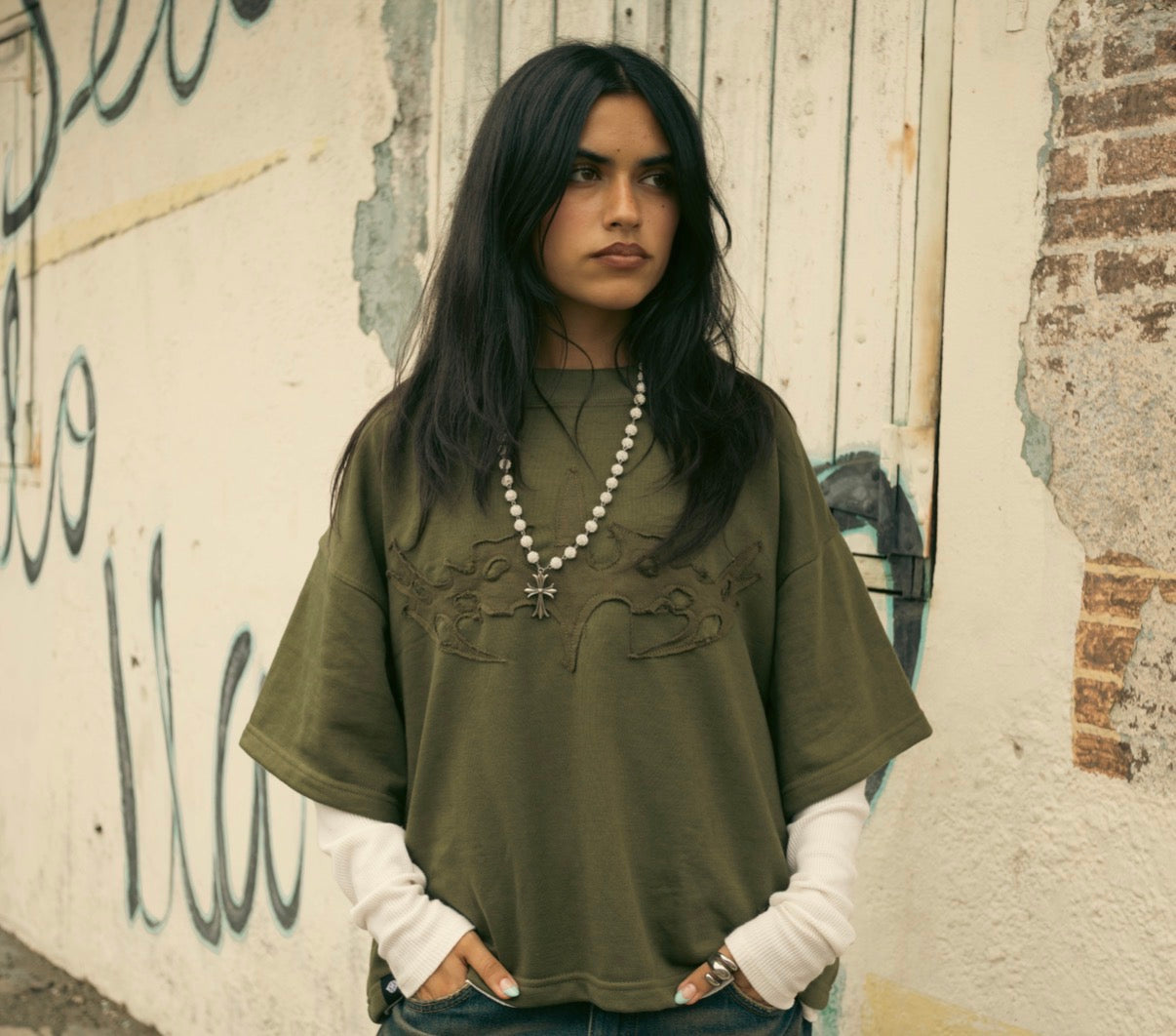 Throned Cropped Tee - Green